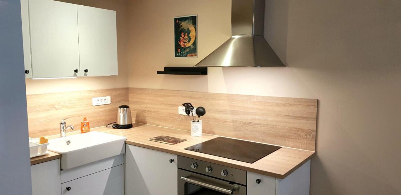La Maison Virginie Appartements Climatises De 1 A 5 Pers Cosy Hyper Centre Cour Parking Linge Fibre Proximite Port Lac Canal Piscine 蒙塔日 外观 照片