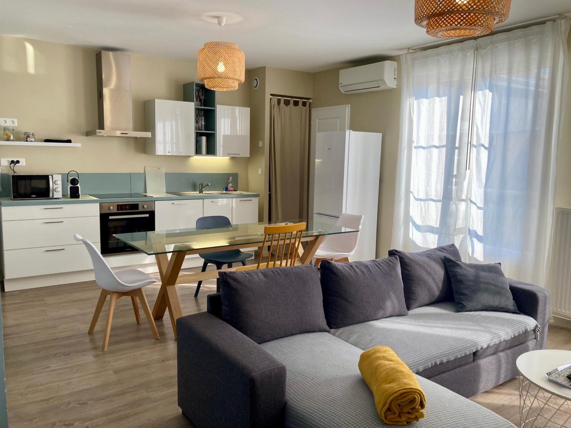 La Maison Virginie Appartements Climatises De 1 A 5 Pers Cosy Hyper Centre Cour Parking Linge Fibre Proximite Port Lac Canal Piscine 蒙塔日 外观 照片