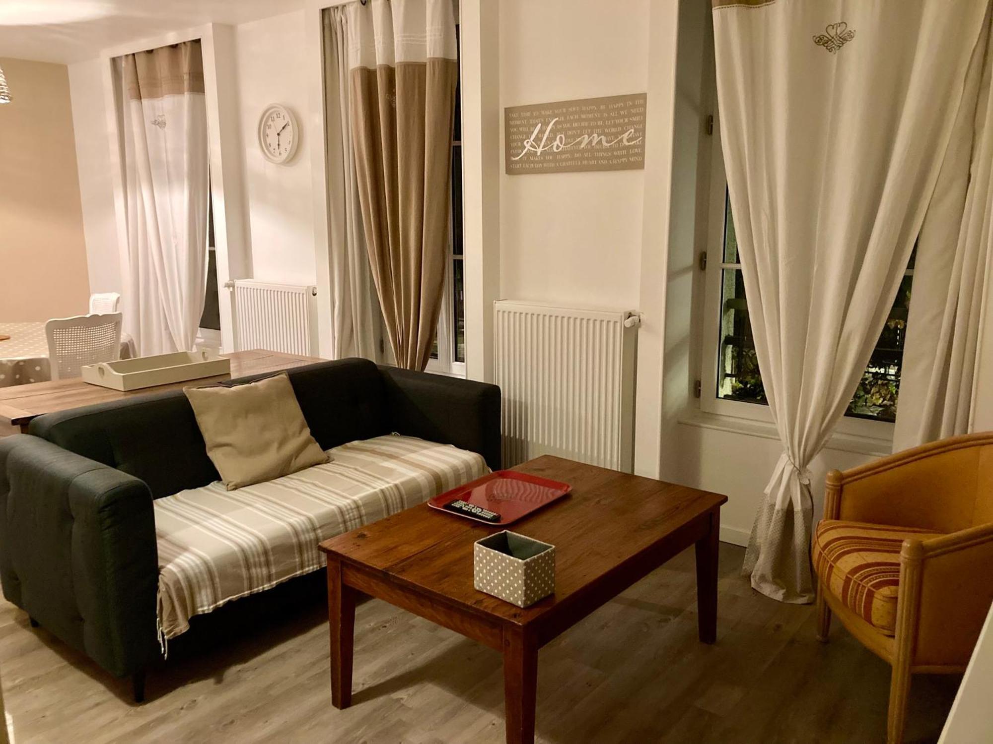 La Maison Virginie Appartements Climatises De 1 A 5 Pers Cosy Hyper Centre Cour Parking Linge Fibre Proximite Port Lac Canal Piscine 蒙塔日 外观 照片